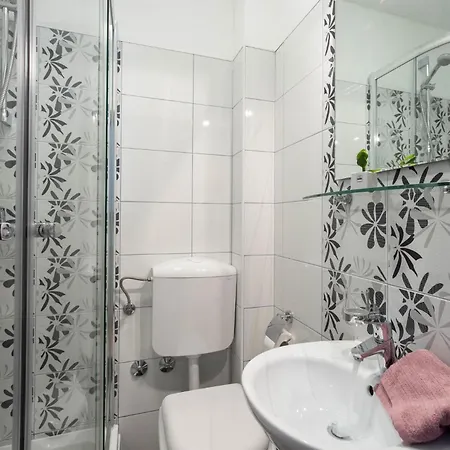 Luxurious In Kalebova Luka With Sauna Tatil Evi