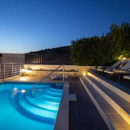 Luxurious In Kalebova Luka With Sauna *