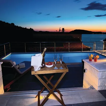 Prázdninový dům Luxurious In Kalebova Luka With Sauna