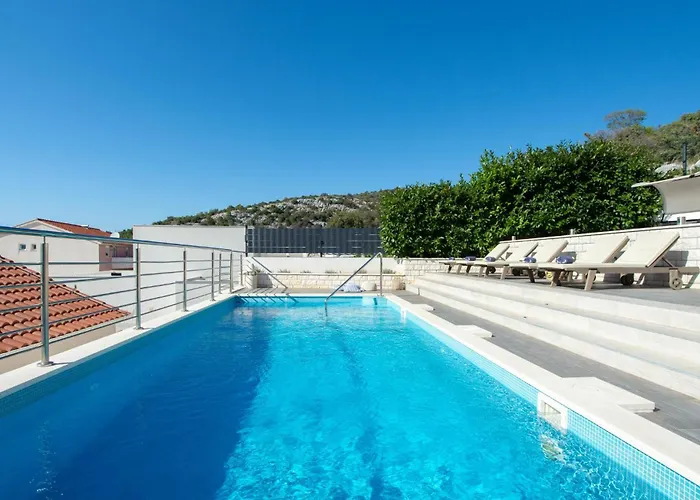 Gorgeous In Kalebova Luka Ražanj