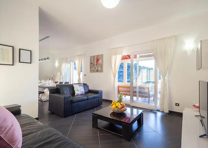 Gorgeous In Kalebova Luka * Ražanj